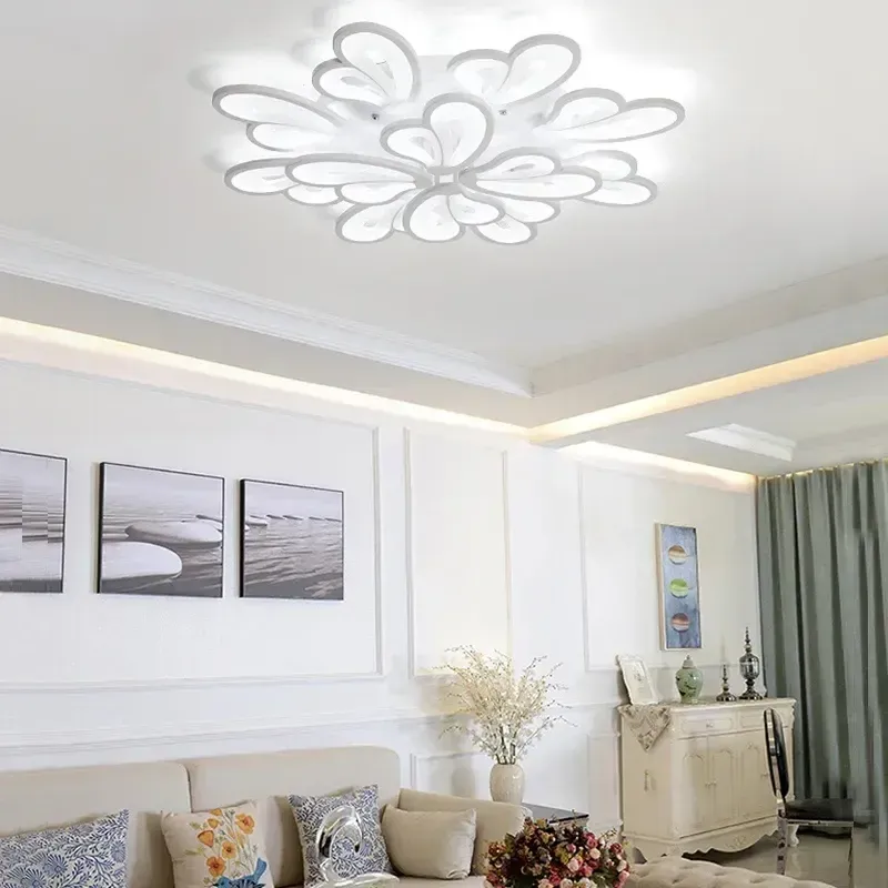 Alessandro Design Blossom lustra LED alba 146W 12 petale