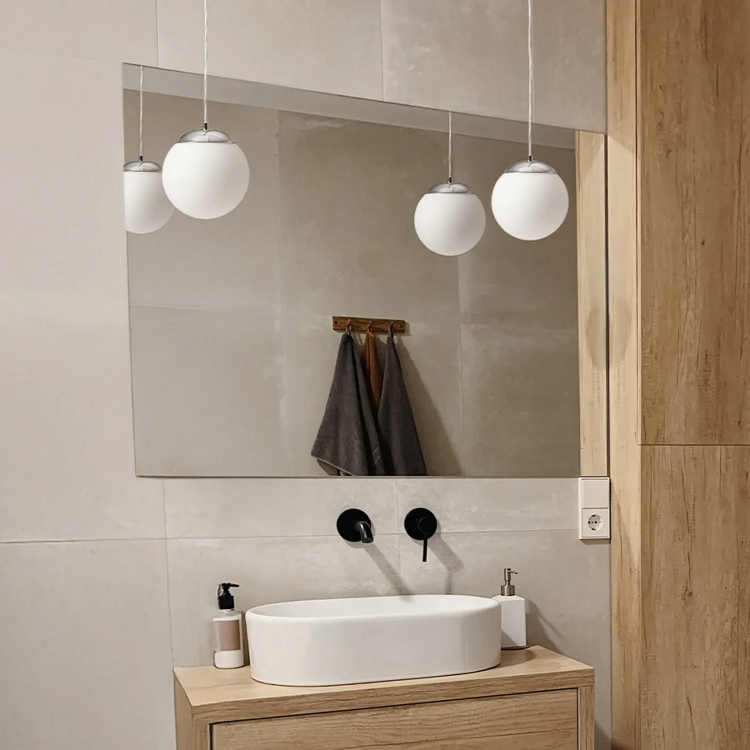 Rendl Bolly Pendel lampa suspendata opal crom pentru baie