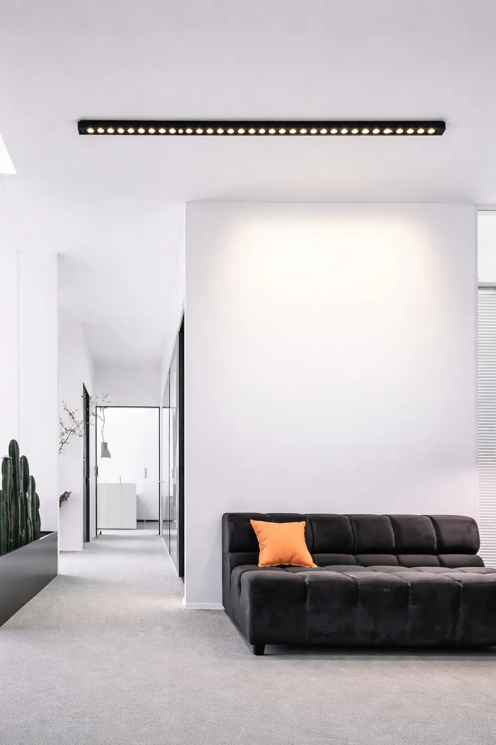 Alessandro Design proiector LED liniar 35W 4000K cu grilă