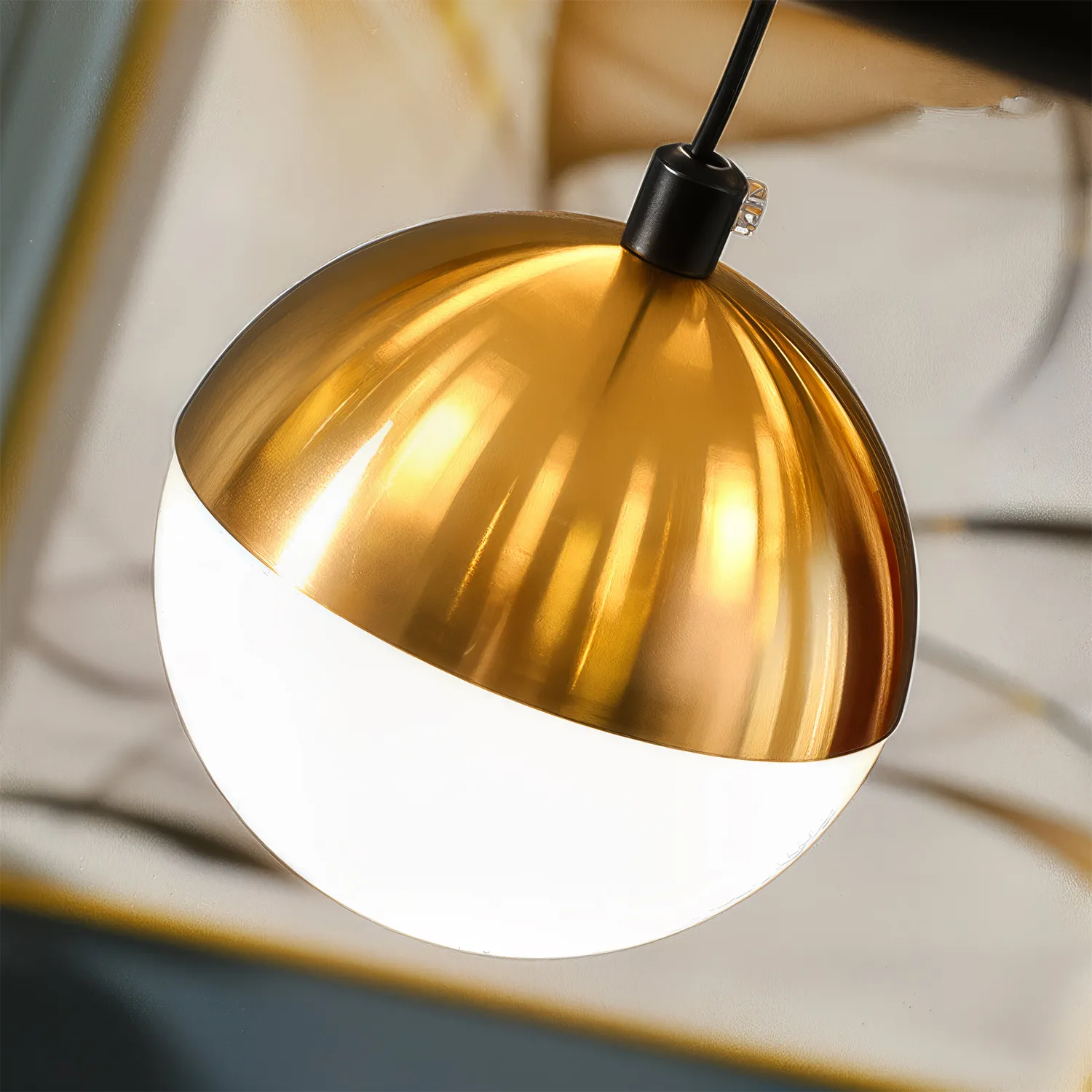 Alessandro Design Aurion lustra LED 29W negru-aurie